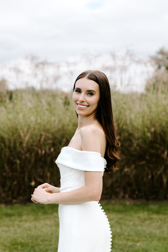 Classic portrait of bride on the green