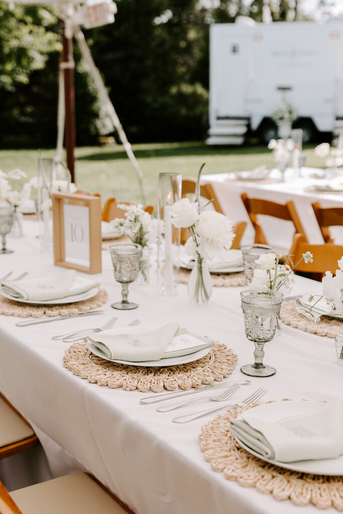 reception details vintage glassware