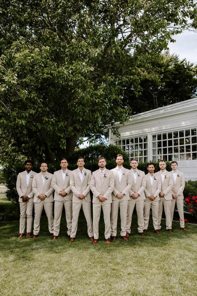 groomsmen portraits