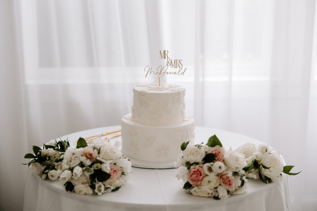 wedding cake cute white and classic